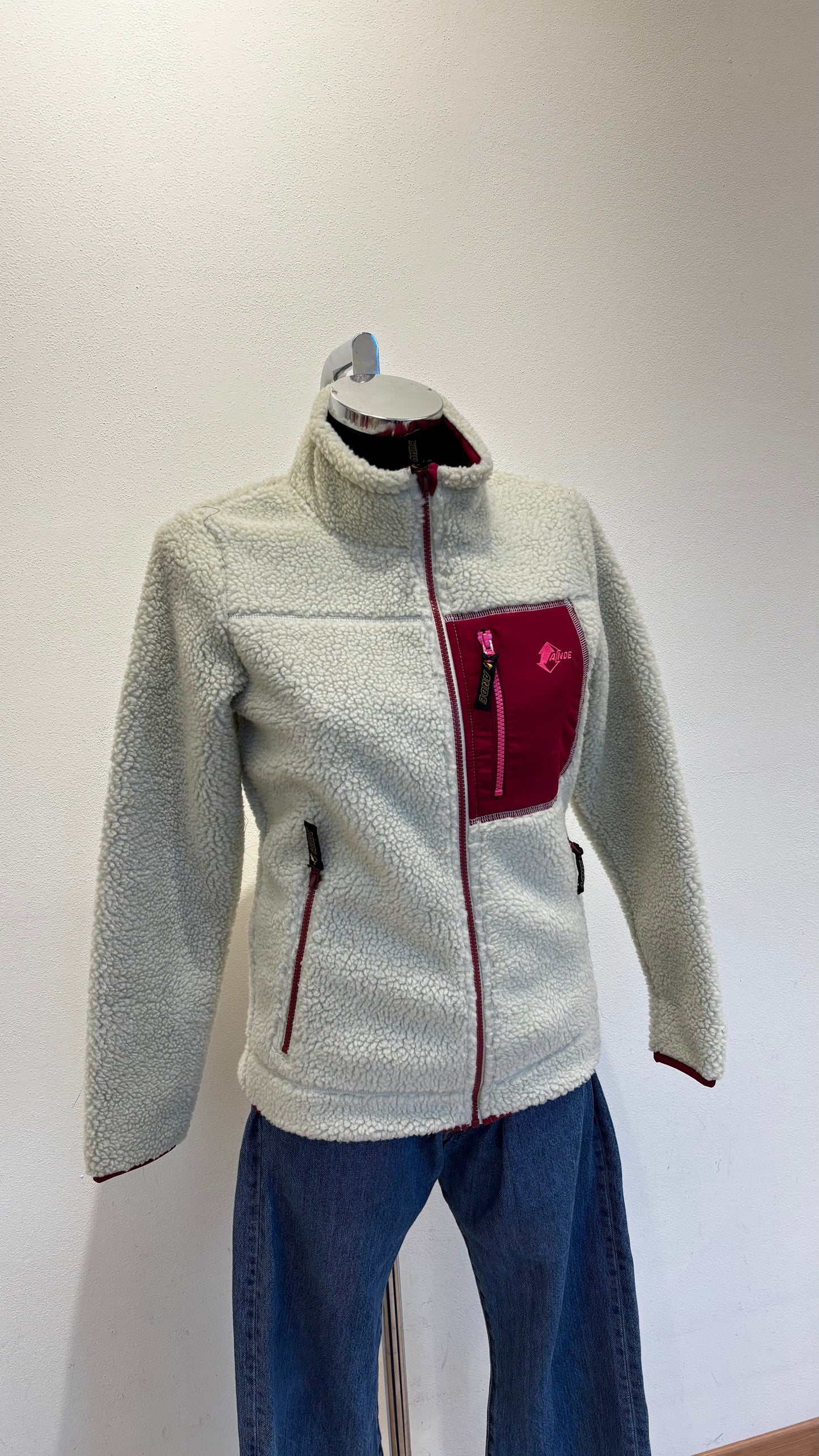 Pelosino Ande | donna