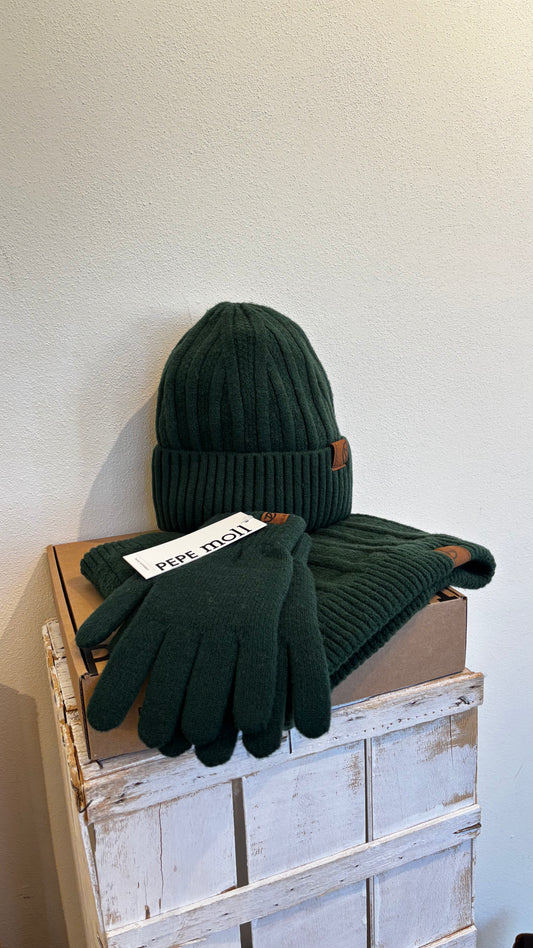 Set verde speranza: girocollo + guanto + cappello