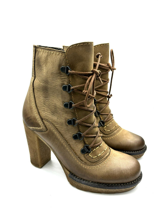 Stivaletto con tacco Pie libre